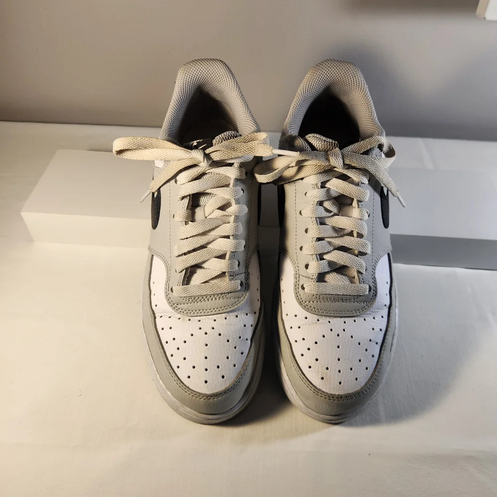 Men’s Nike Court‎ Vision Low Sneakers White/Grey/Black Size 8 Classic Streetwear